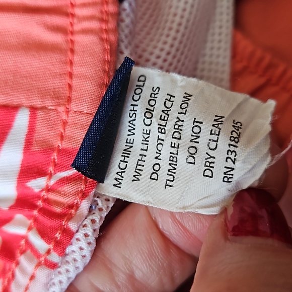 Vineyard vines mens lined swim trunks, size large. - Picture 5 of 12